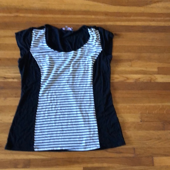 Black and white striped extended cap sleeve - Picture 4 of 6